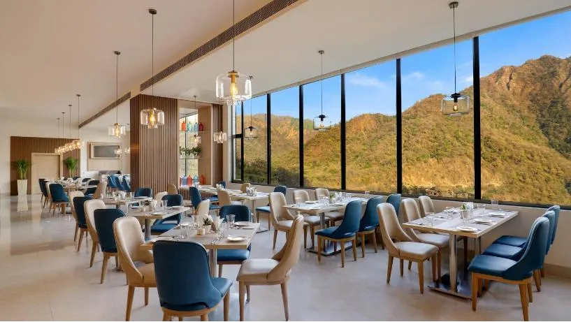Dining – Lemon Drop Restaurant